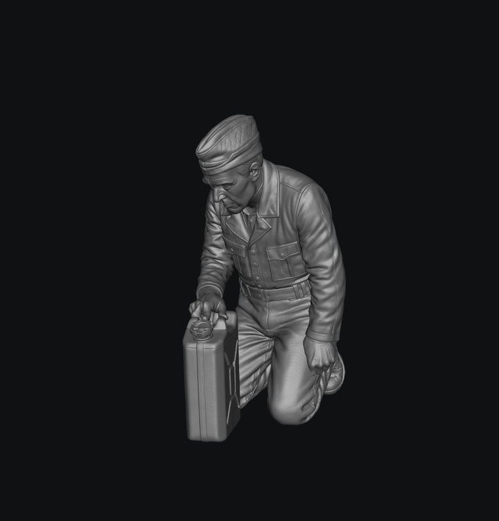 SMF1154 WW2 RAF Ground Mechanic Kneeling C