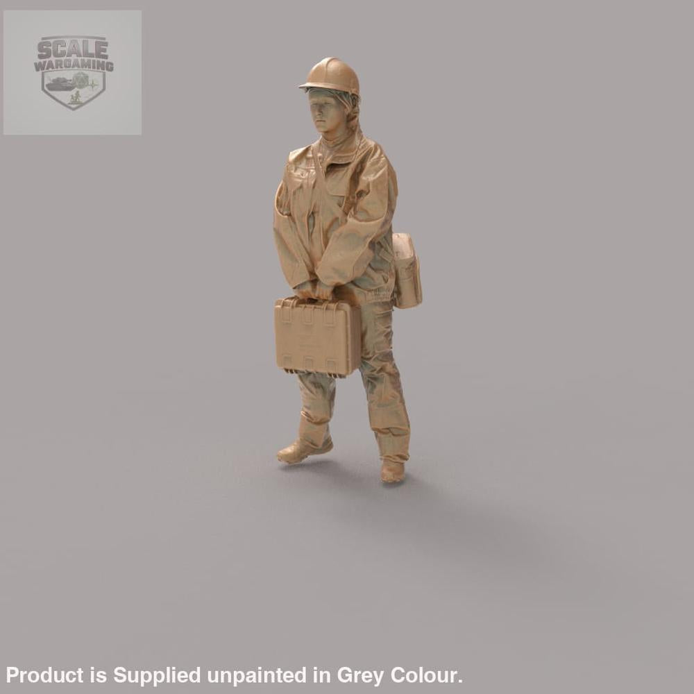 MM1398 Female Builder and Case Figure