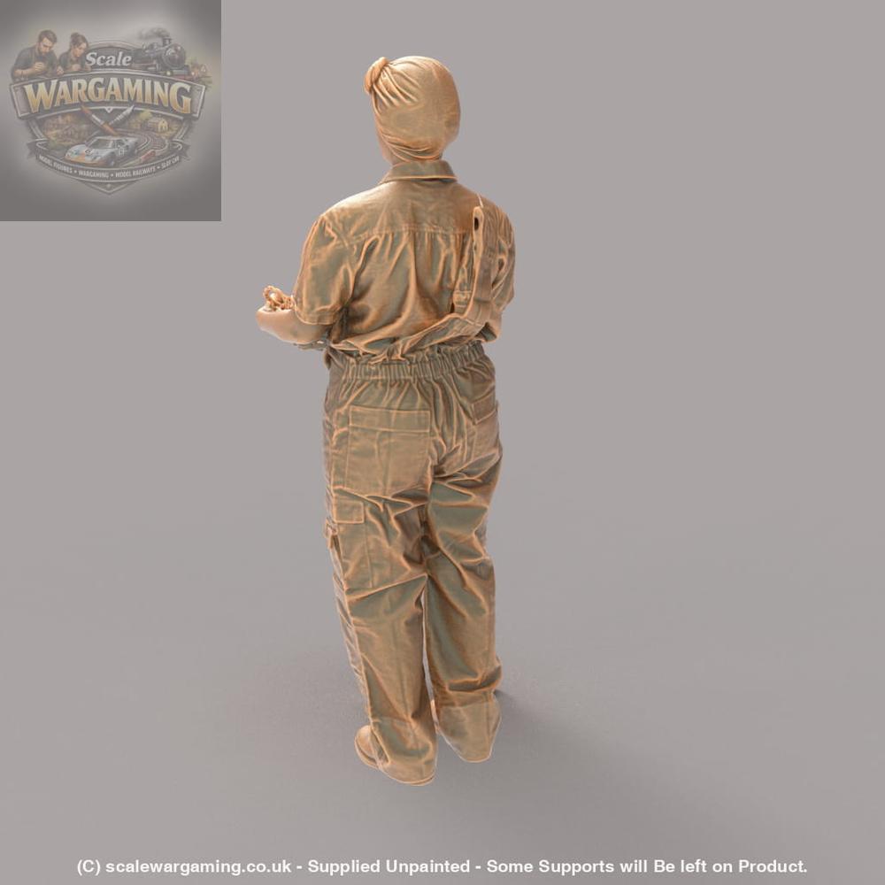 MM2141 Female farmer with basket Figure