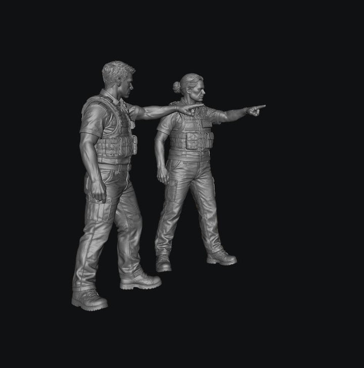 SMF9538 Male &amp; Female Police Officer Pointing
