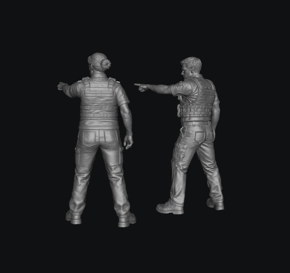 SMF9538 Male &amp; Female Police Officer Pointing
