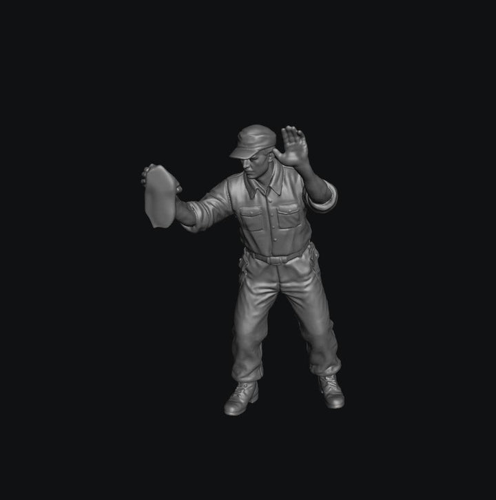 SW8244 WW2 Allied Air Force Ground Crew Standing Scrubbing with Cloth