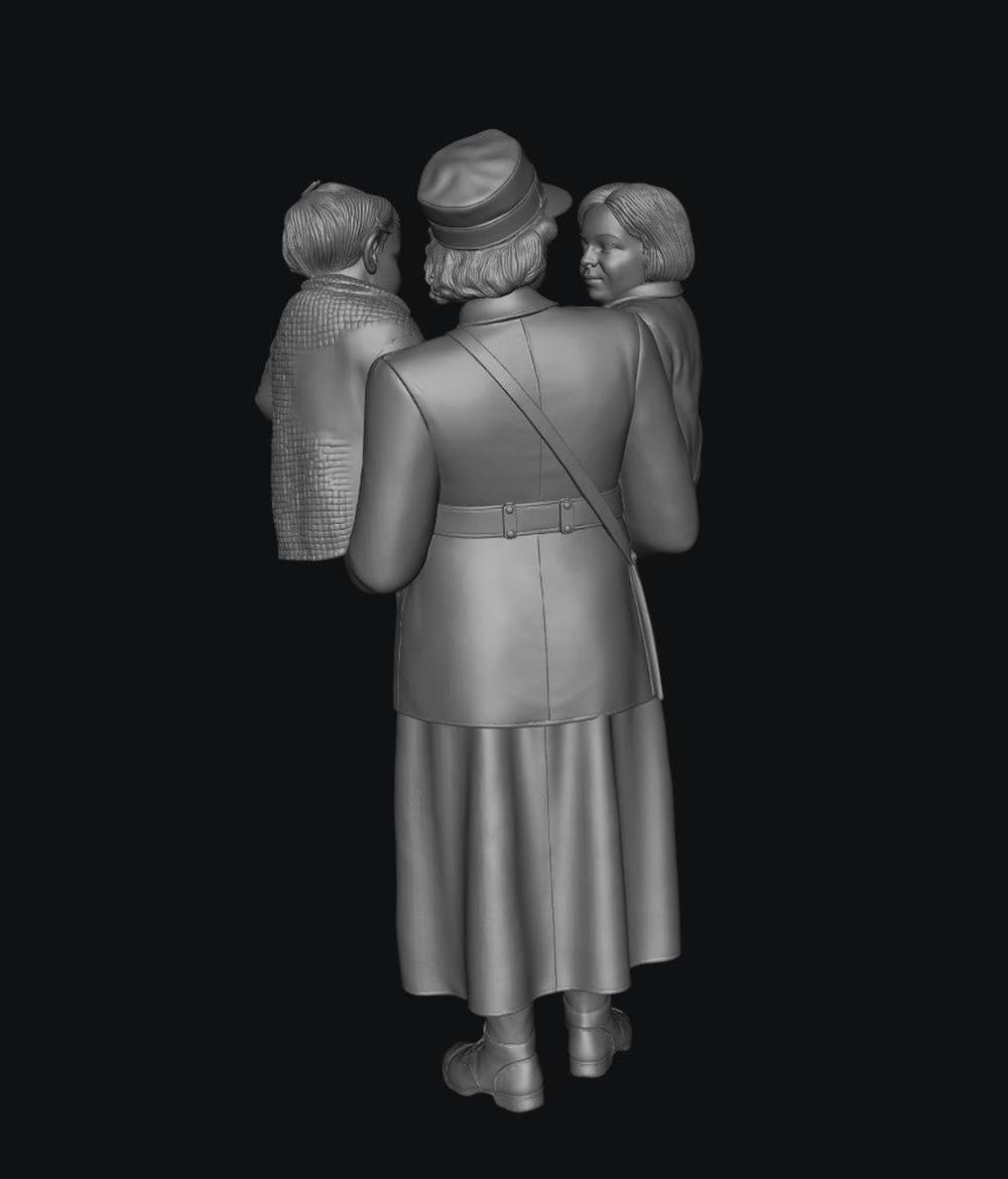 SW9376 WW2 Conductress or Clippie with Child Evacuees