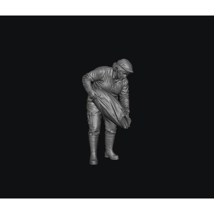 SW9521 Female Farmer feeding live stock TT 1:120 Scale