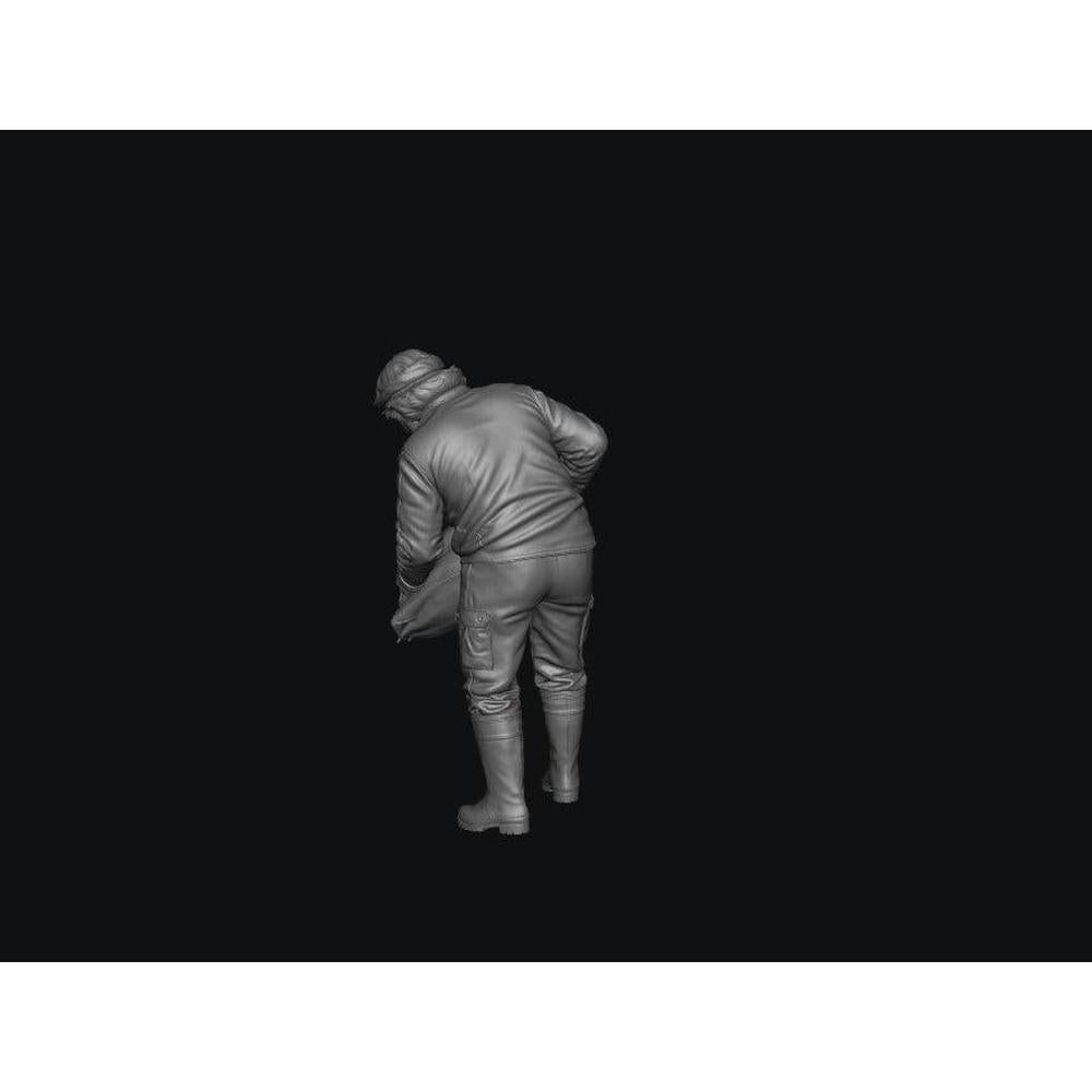 SW9521 Female Farmer feeding live stock TT 1:120 Scale