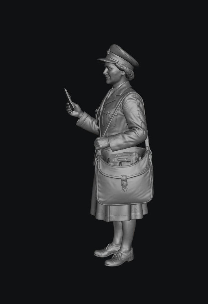 SW9565 16mm 1:19 Scale Female Postal Worker