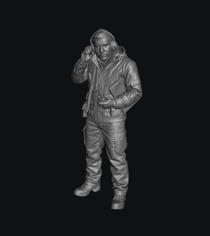 Painted-012 - Trackside Rally Crew - The Radio Coordinator (Male)