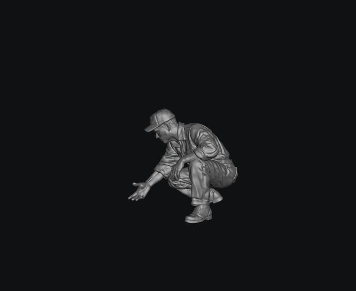 SW9283 WW2 Allied Ground Crew - Kneeling
