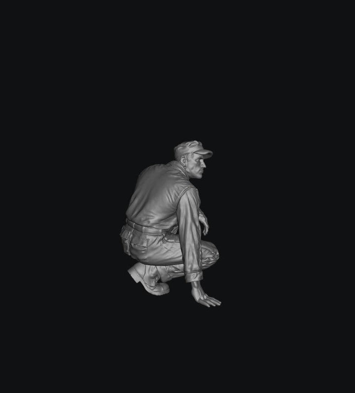 SW9282 WW2 Allied Ground Crew - Kneeling