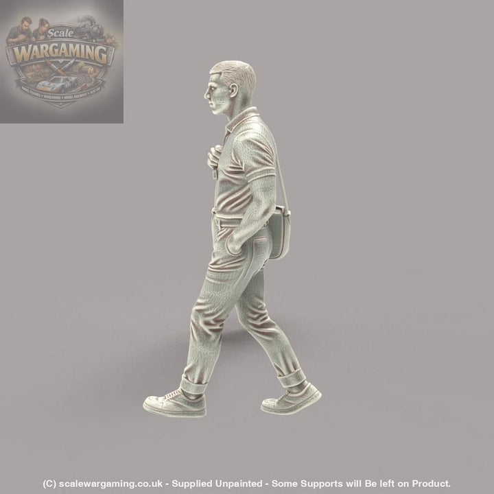 MM4186 Male With Shoulder Bag Figure