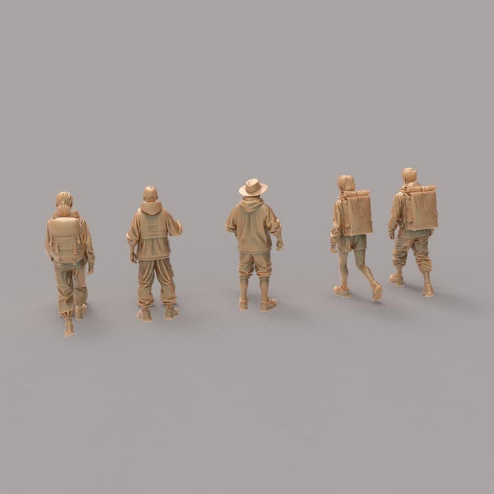 MM4197 Camping Hikers Group Figure