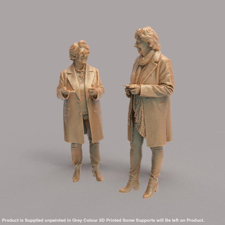 MM4299 2 Older Females Chatting Figure