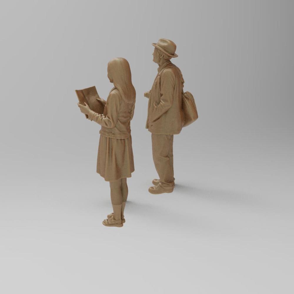 MM4408 Two Chinese Tourists Figure