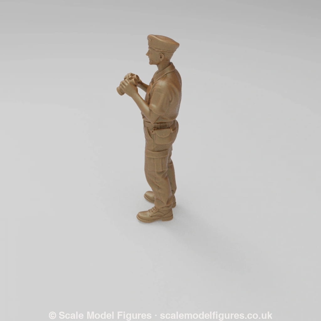 SW3061 Modern Royal Navy Female with Binos - Figure