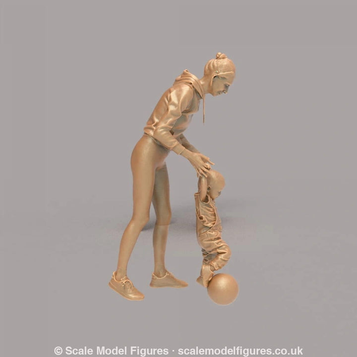 132s-0157 Mother and Child with Ball Figure