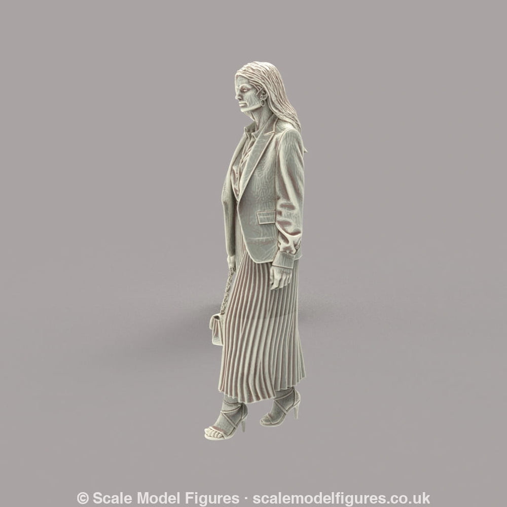 MM4191 Female in Pletted Skirt Figure