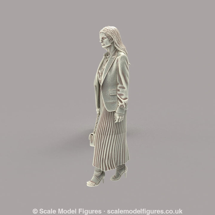 MM4191 Female in Pletted Skirt Figure