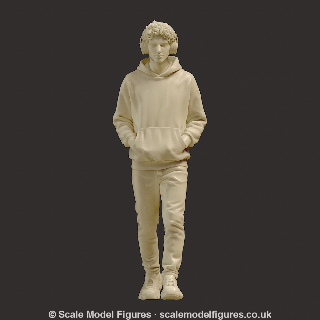 MM4251 Teen Out Walking - Figure