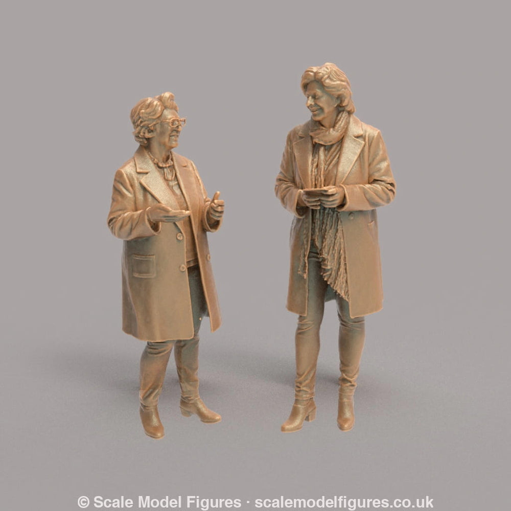 MM4299 2 Older Females Chatting Figure