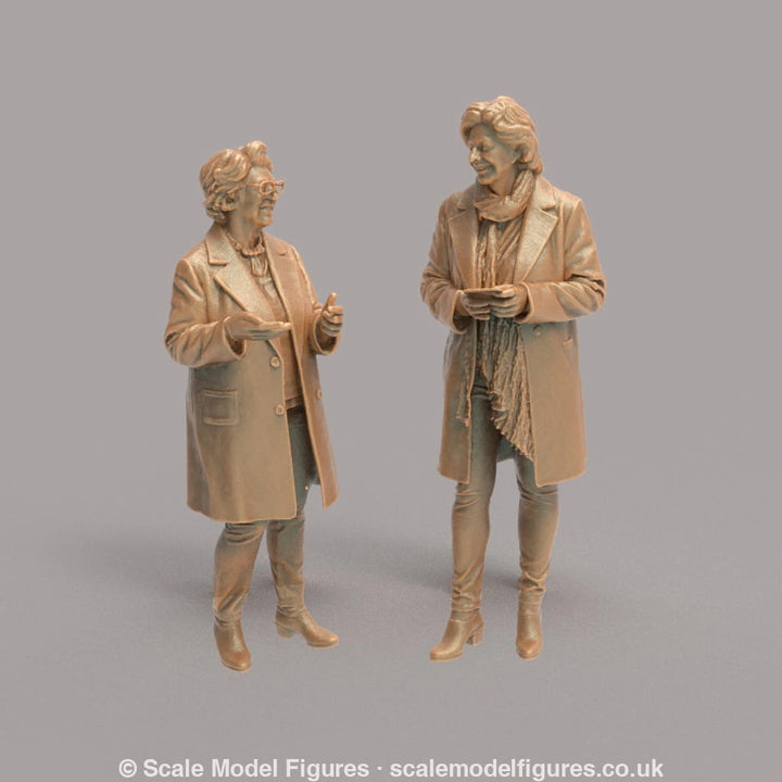 MM4299 2 Older Females Chatting Figure