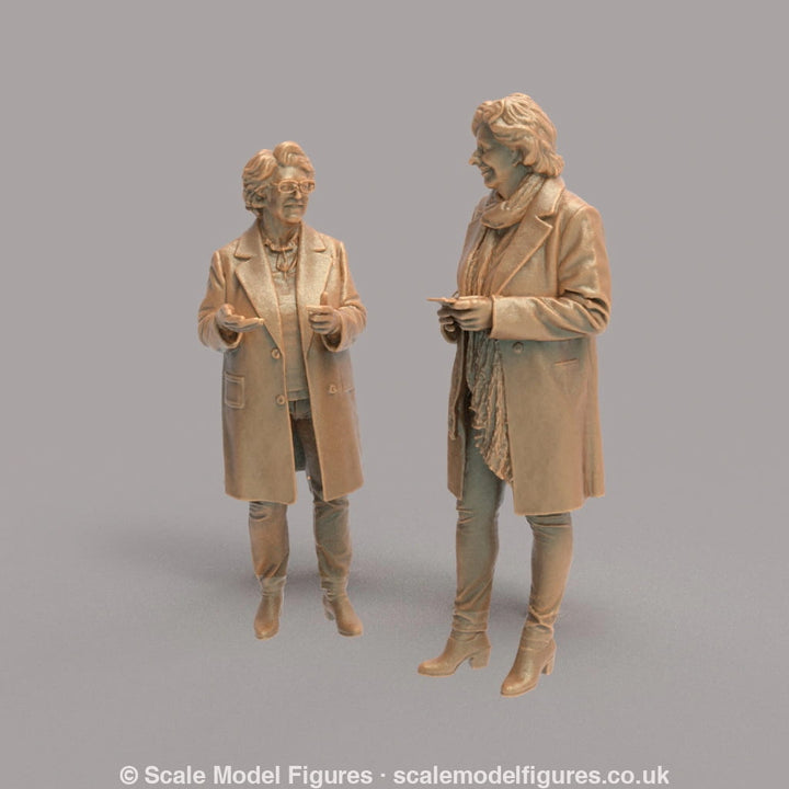 MM4299 2 Older Females Chatting Figure