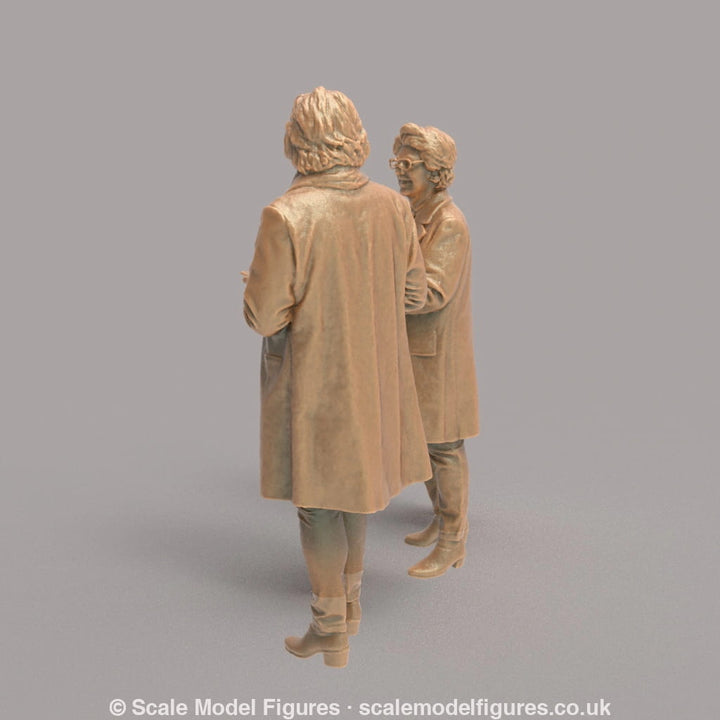 MM4299 2 Older Females Chatting Figure