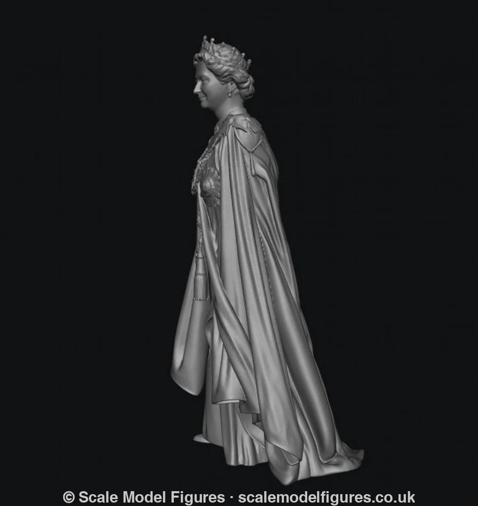 SMF5112 Queen in Robes - Figure