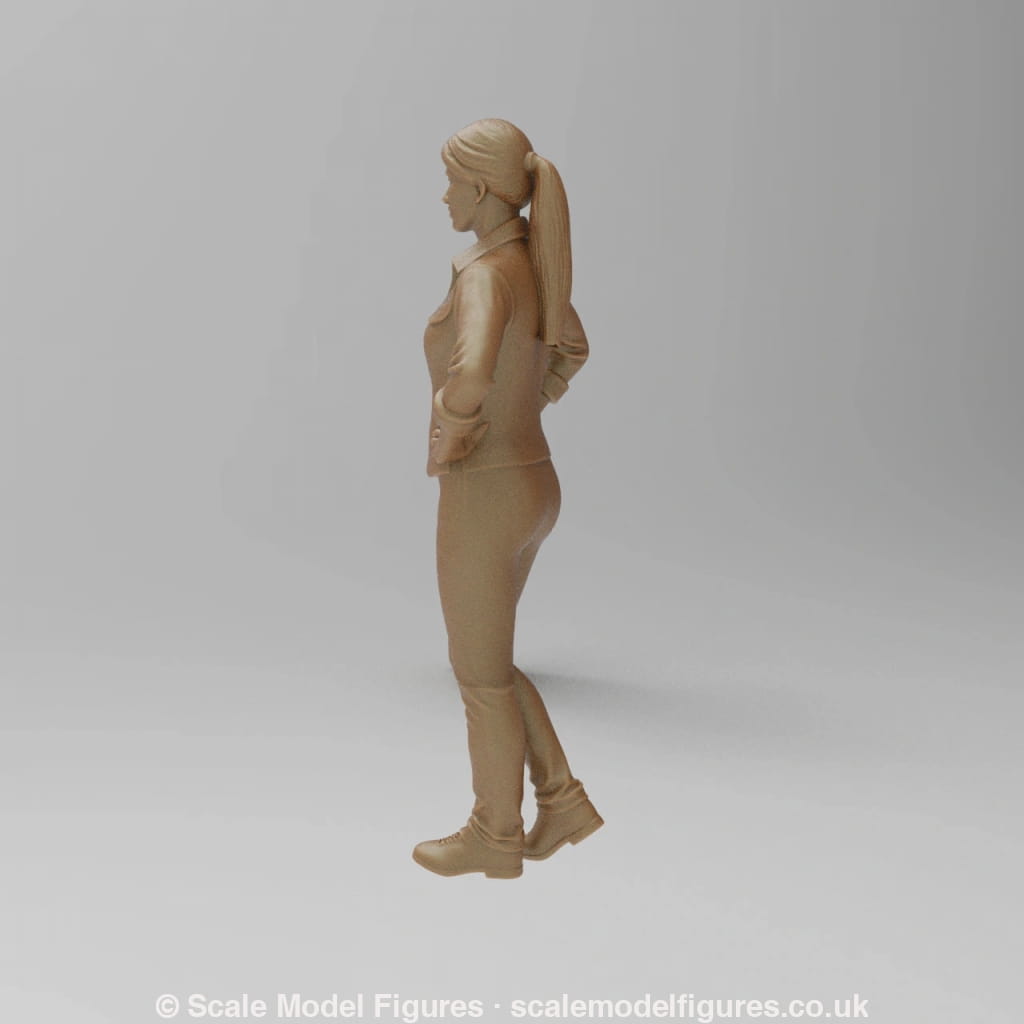SW8045 Young girl hands on hips - Figure