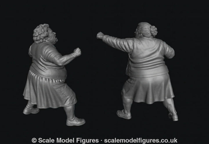 SMF8336 2 Female Pensioners Fighting - Figure
