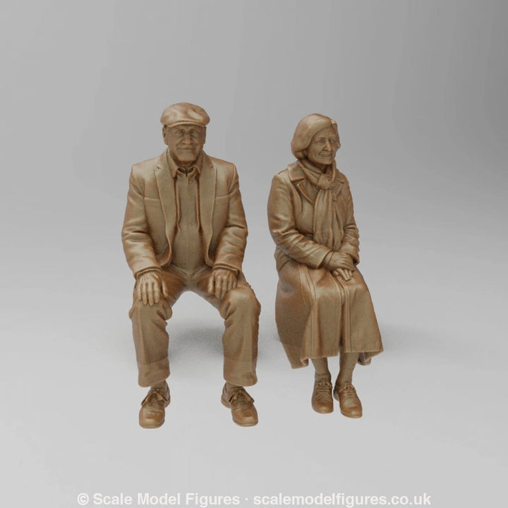 SW9186 Old Couple Sitting - Figure