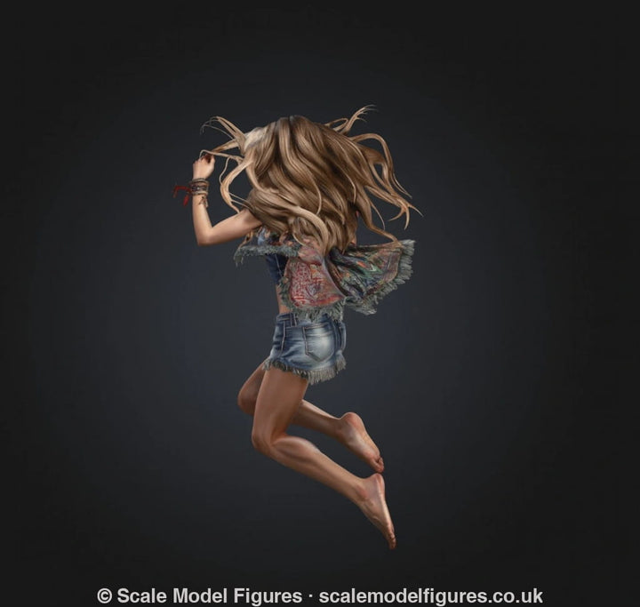 SW9215 Girl Leaping into the Air - Figure