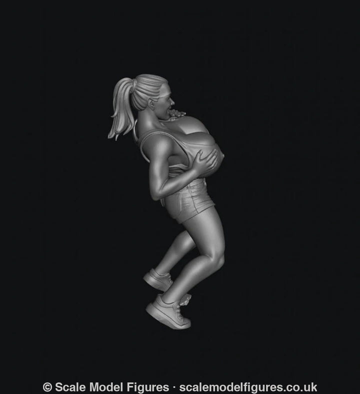 SMF9285 Buxum Girl Showing Off - Figure