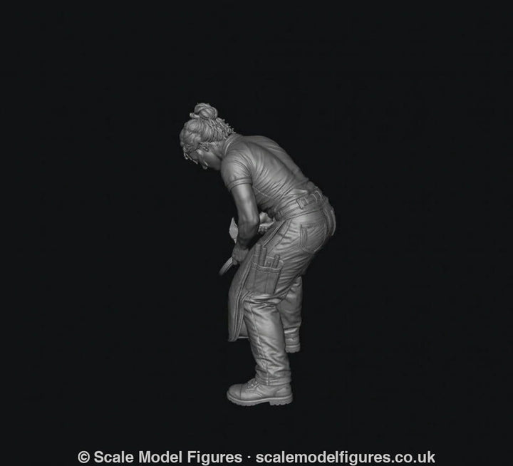 SMF9507 Modern Female Farrier - Figure