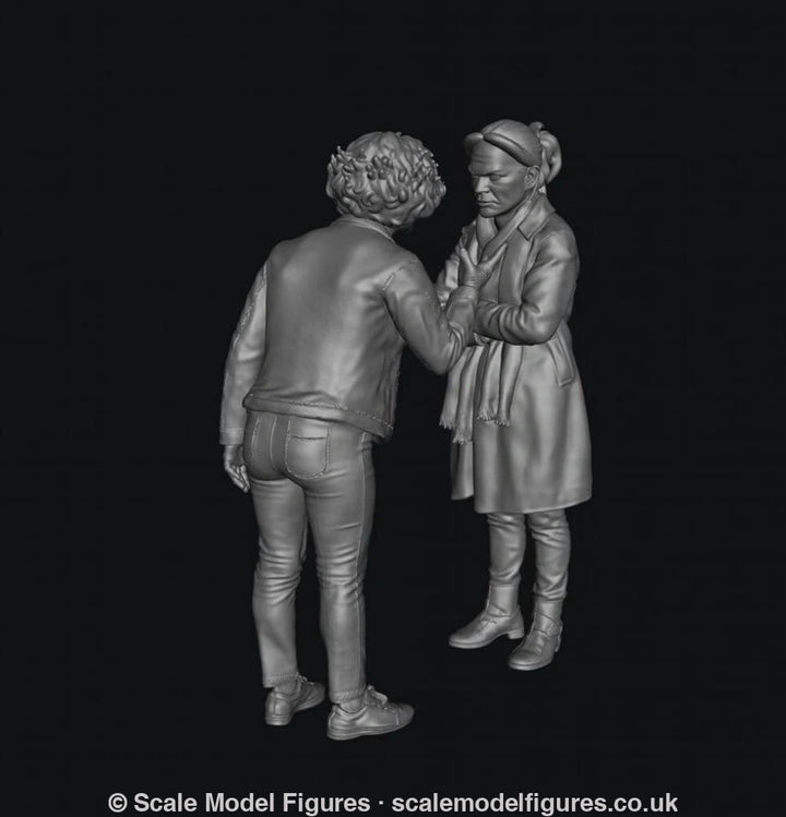 SMF9531 2 Women Arguing in Playground - Figure
