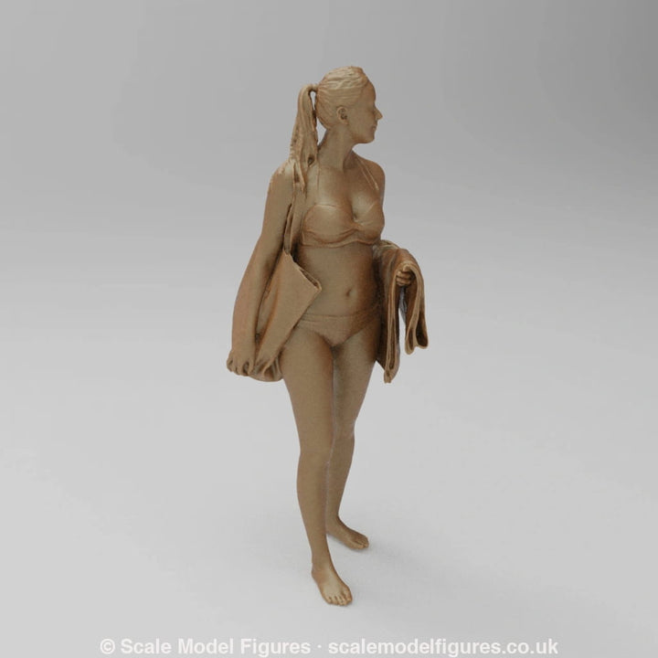 SW955 Girl on Beach - Figure
