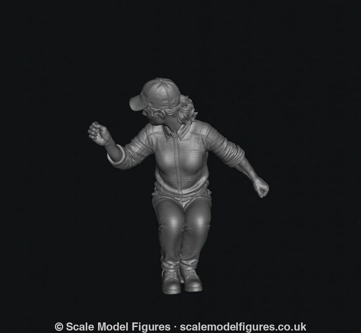 SMF9554 1:32 Scale Female Sitting Tractor Driver 1 - Figure