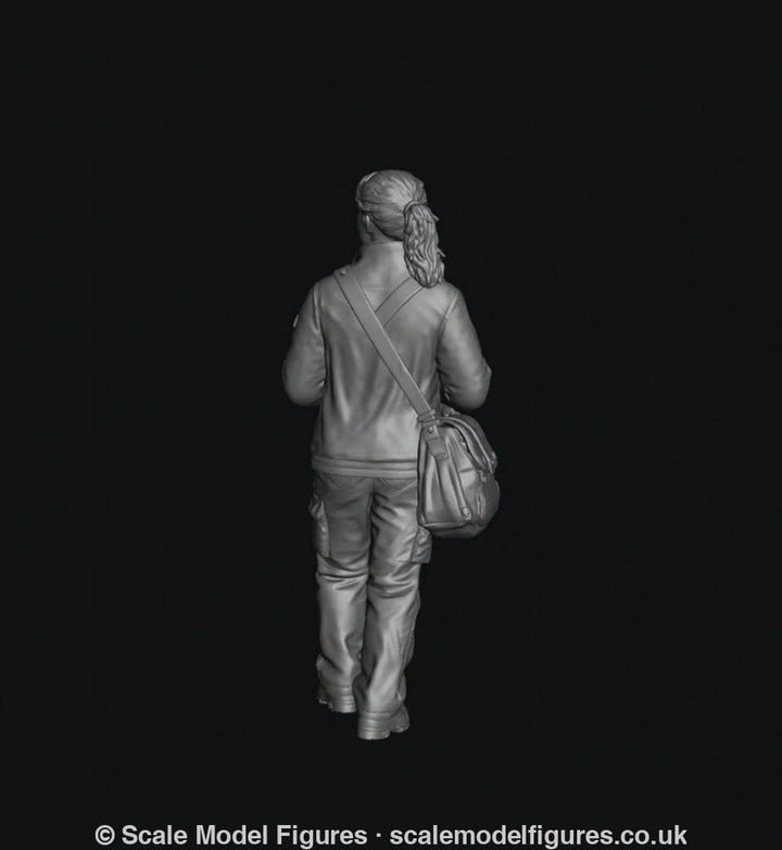 SMF9558 Postal Workers Winter 2 - Figure