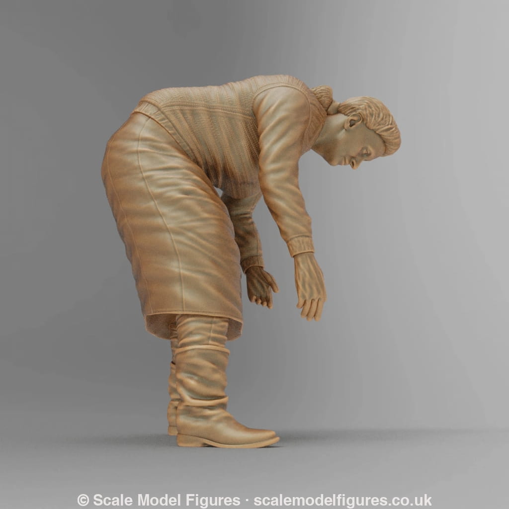 SW977B Female Farm Worker Working in Field - Figure