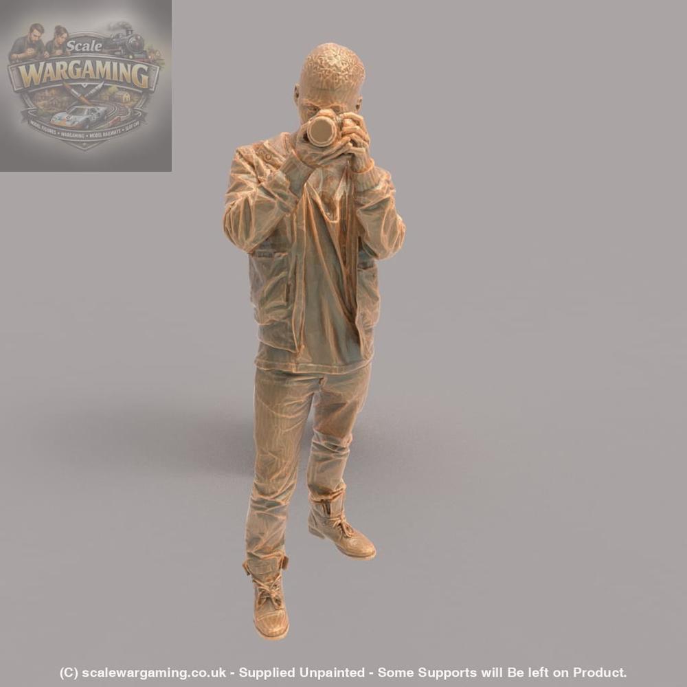 MM070 Male With Camera Figure
