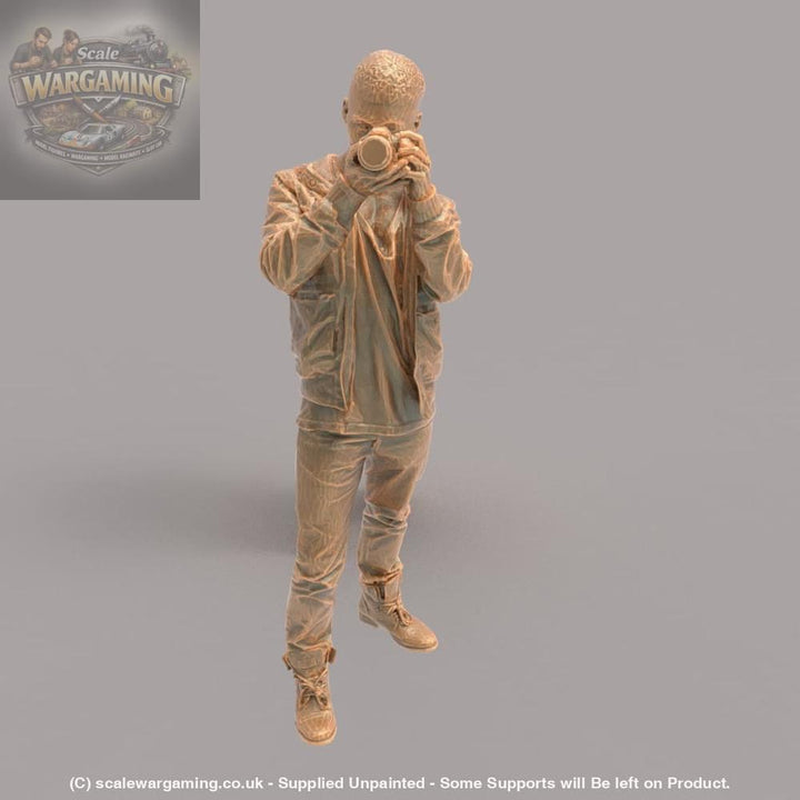 MM070 Male With Camera Figure