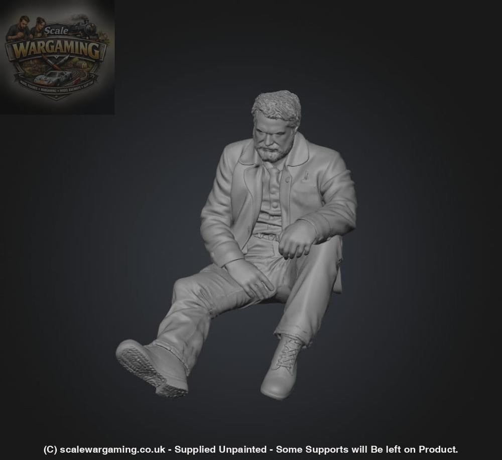 SW3103 Farmer Sitting - Figure
