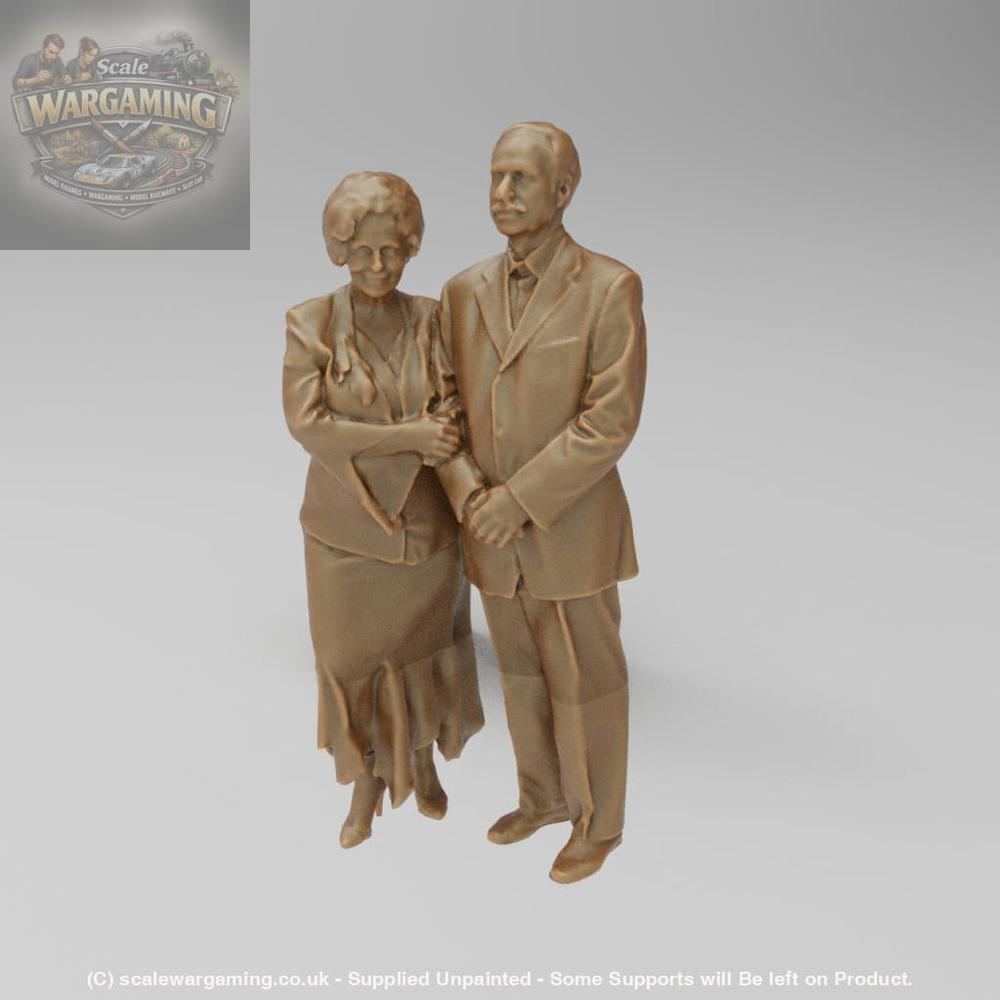 SW863 Elderly Couple arm in arm - Figure