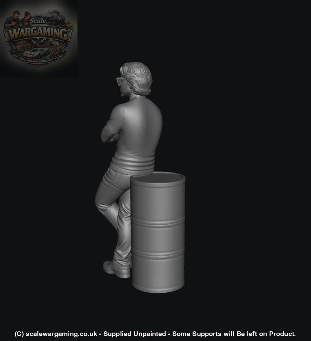 SW9278 Man Leaning against Barrel - Figure