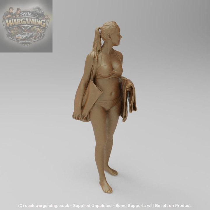 SW955 Girl on Beach - Figure