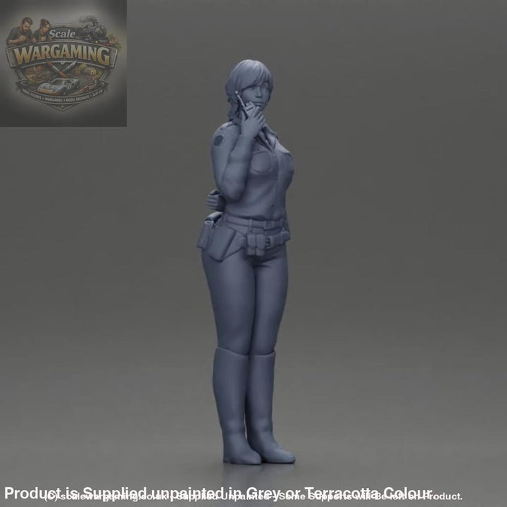 Mm960 Police/Security Girl Standing Speaking Into A Radio Figure