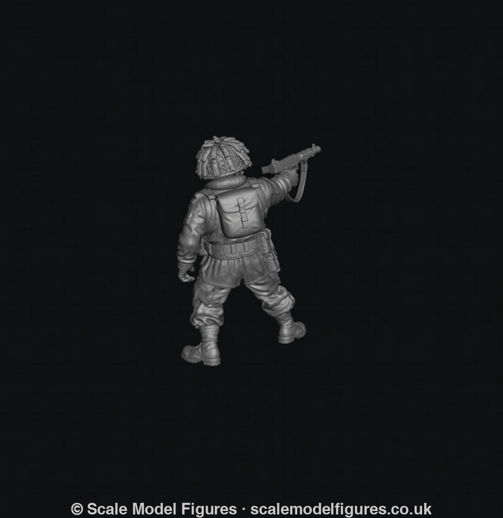 WB-UKP-001 British Paratrooper Officer Standing 1 Heroic - Wargaming Figure
